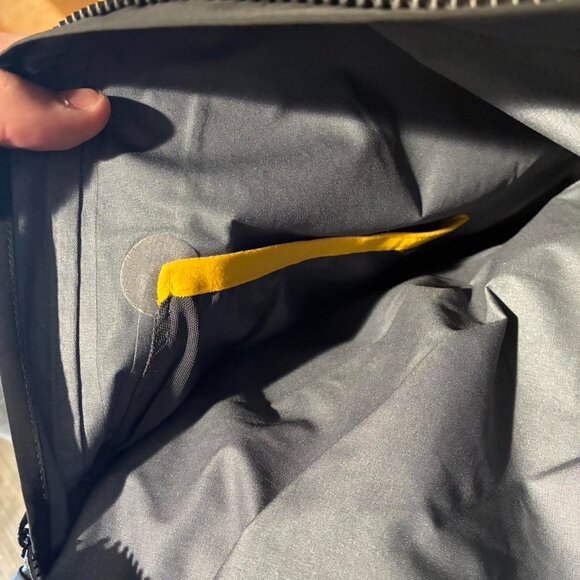 Arc'teryx Men's Black Jacket - Picture 6 of 6